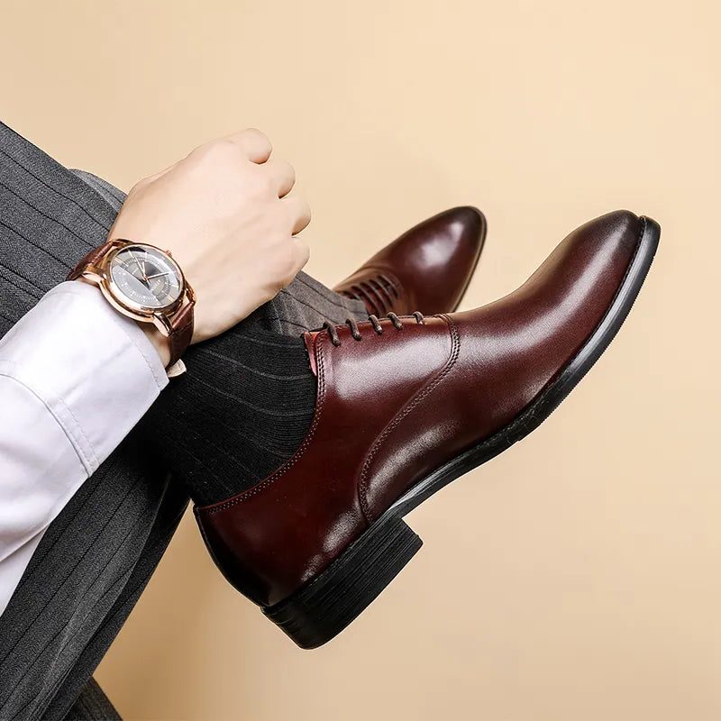Men's lace up leather oxford shoes, detail