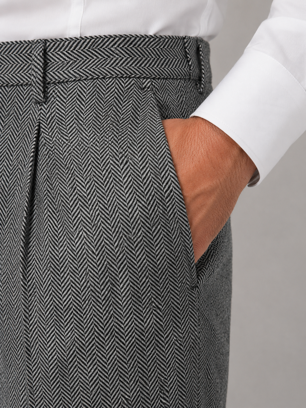 Men's herringbone high waist pleated trousers, detail