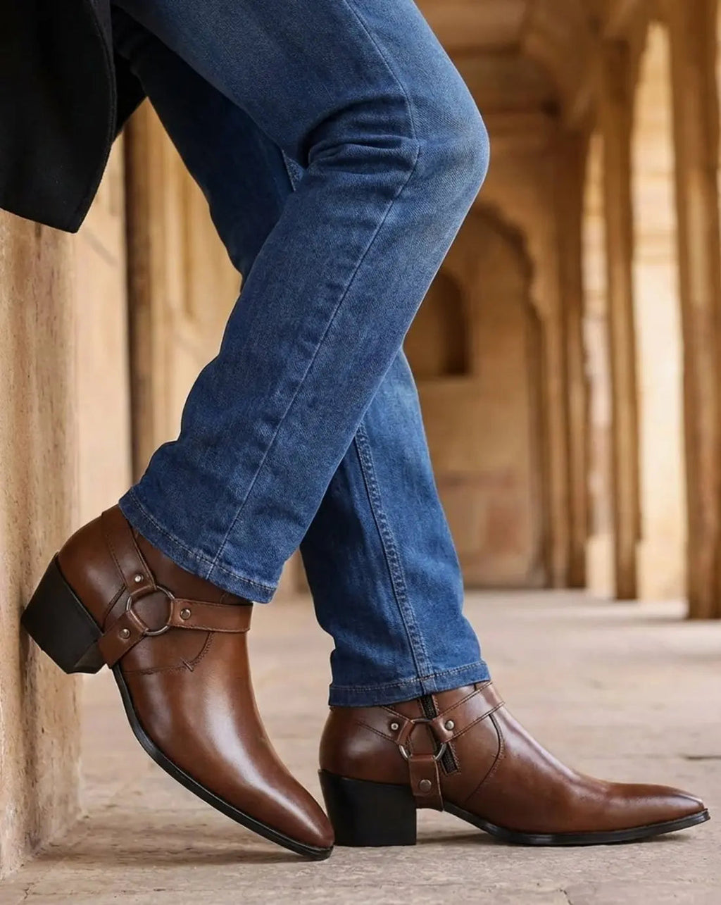Men's harness strap pointed ankle boots, detail