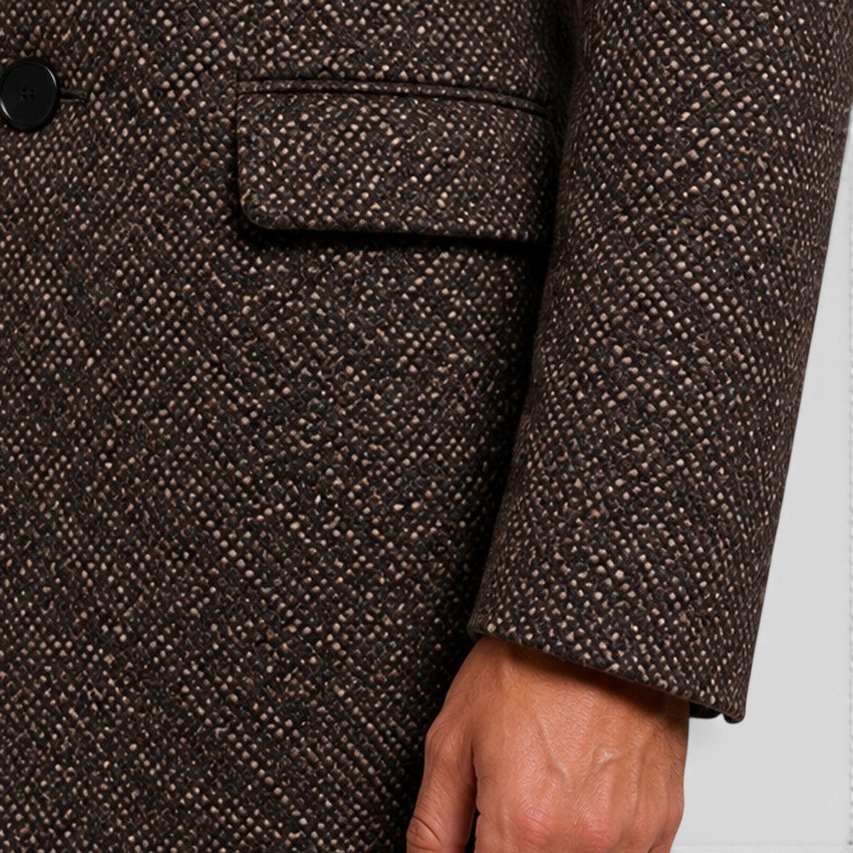 Men's tailored single breasted wool coat, detail
