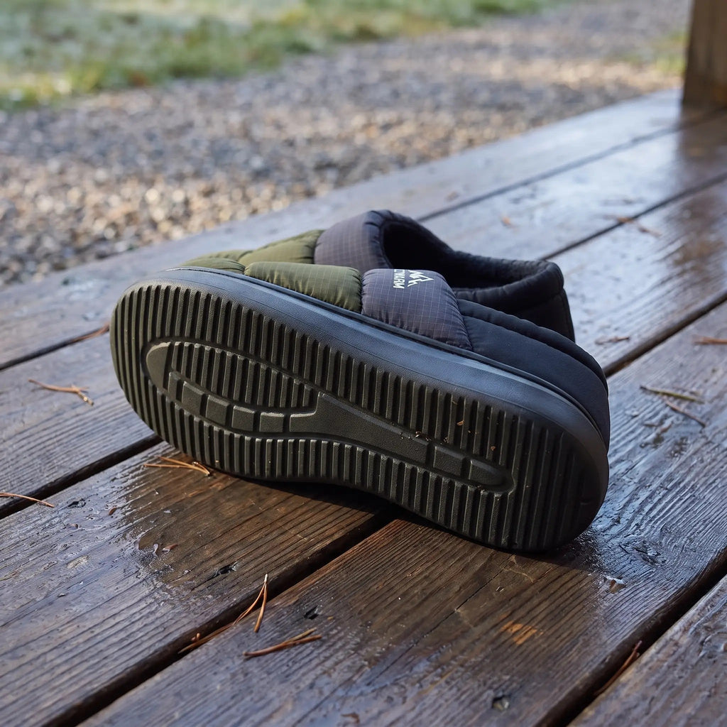 Fleece lined puffer house slippers with quilted upper, closed back and ribbed sole - view 6