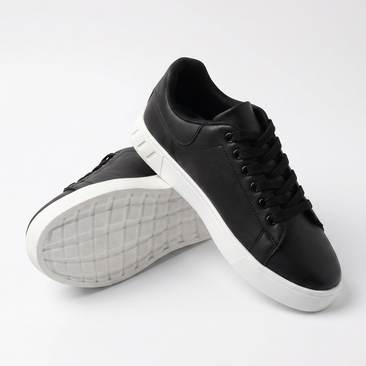 Teddy minimalist low-top mens trainers with lace-up front and chunky white sole - view 5